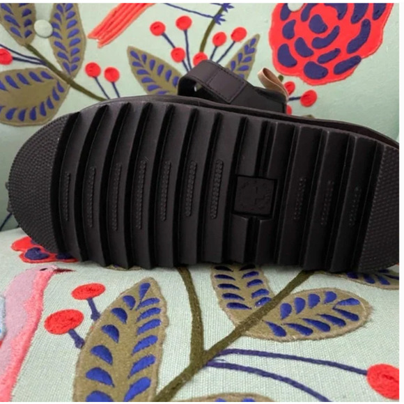 Dr. Martens Vegan Blaire Flatform Sandals 10 Ladies NEW - Picture 3 of 5